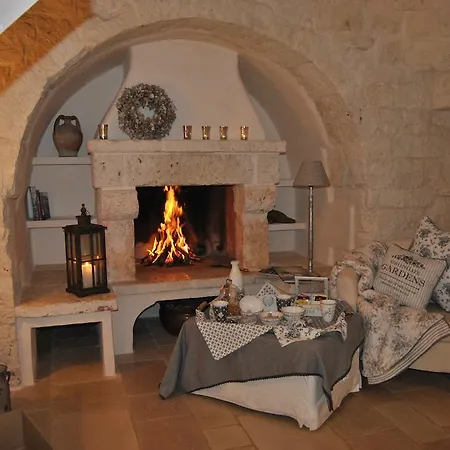 فندق مبيت وإفطار Trulli Gallo Rosso 3*