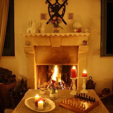 فندق مبيت وإفطار Trulli Gallo Rosso 3*