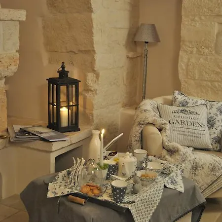 فندق مبيت وإفطار Trulli Gallo Rosso 3*
