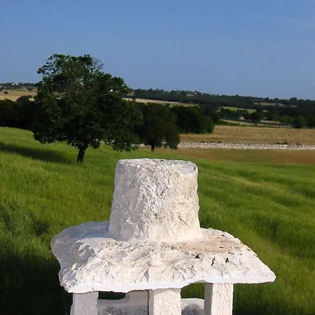 Trulli Gallo Rosso مارتينا فرانكا
