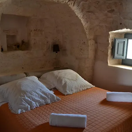 Bed & Breakfast Trulli Gallo Rosso