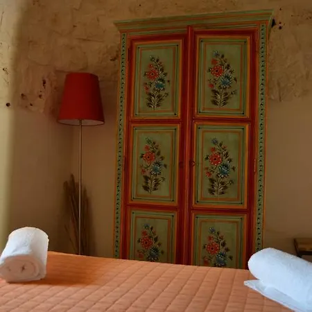 Trulli Gallo Rosso לינה וארוחת בוקר