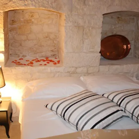 Trulli Gallo Rosso
