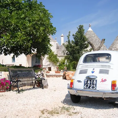 Trulli Gallo Rosso לינה וארוחת בוקר 3*