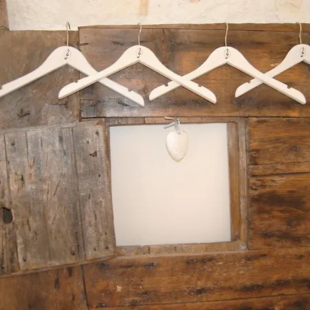 Bed & Breakfast Trulli Gallo Rosso